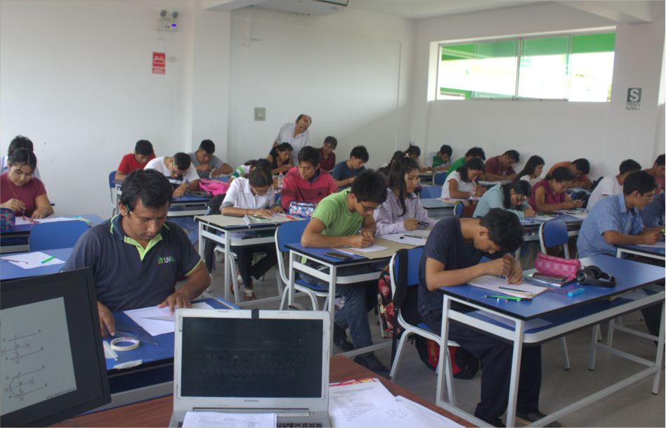 Felicitación a los jovenes investigadores de la UNAAA