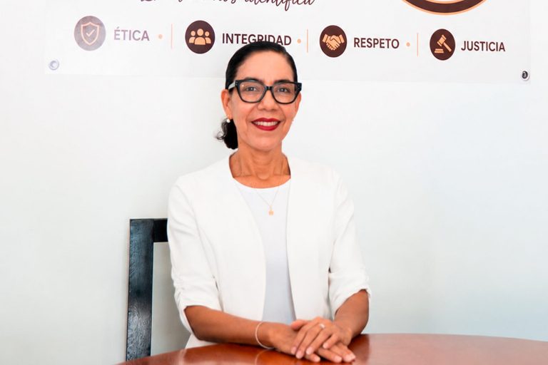 Dra. Rosa Elena Cueto Orbe